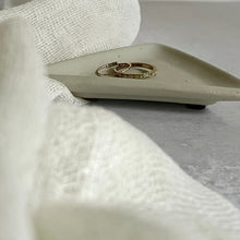 Load image into Gallery viewer, Triangle Concrete Ring Dish