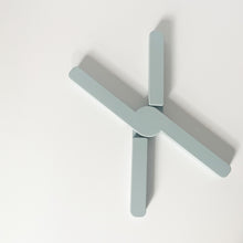 Load image into Gallery viewer, Folding Silicone Trivet