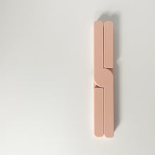 Load image into Gallery viewer, Folding Silicone Trivet