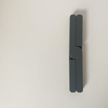 Load image into Gallery viewer, Folding Silicone Trivet